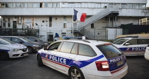 Γαλλία: Δύο νεκροί από σφαίρες μπροστά από ένα δικαστήριο στο…