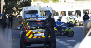 Γαλλία: Νεκρός άνδρας σε ανταλλαγή πυρών με αστυνομικούς – Αποφεύχθηκε…