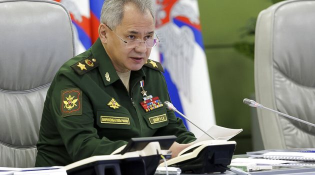 Ο Ρώσος υπουργός Άμυνας επισκέφθηκε τα ρωσικά στρατεύματα στην Ουκρανία