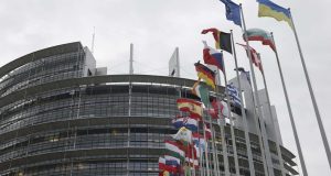 Ευρωπαϊκό Κοινοβούλιο: Καταδικάζει τις προσπάθειες της Ρωσίας να υπονομεύσει την…