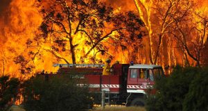 Αυστραλία: Πυρκαγιά σε θαμνώδεις εκτάσεις μαίνεται εκτός ελέγχου – Εντολή…