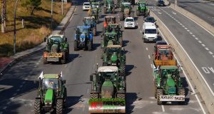 Ισπανία: Κλιμακώνουν τις κινητοποιήσεις τους οι αγρότες – Φήμες για…