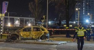 «Σκοτωμός» στη Χάγη: Βίαια επεισόδια και οδομαχίες μεταξύ μεταναστών