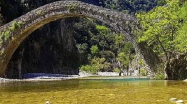 Αιτωλοακαρνανία: Το εντυπωσιακό Μεσαιωνικό Γεφύρι της Αρτοτίβας (Video)