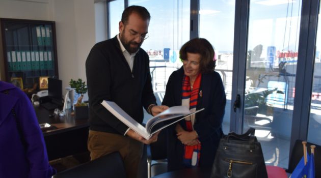 Ο Νεκτάριος Φαρμάκης με την Πρέσβη της Γαλλίας (Photos)