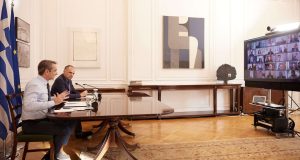 Κυρ. Μητσοτάκης: Τηλεδιάσκεψη με επικεφαλής των Πρεσβειών στο εξωτερικό –…