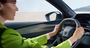H Peugeot συνεχίζει την τεχνολογική επανάσταση ενσωματώνοντας το ChatGPT στα…