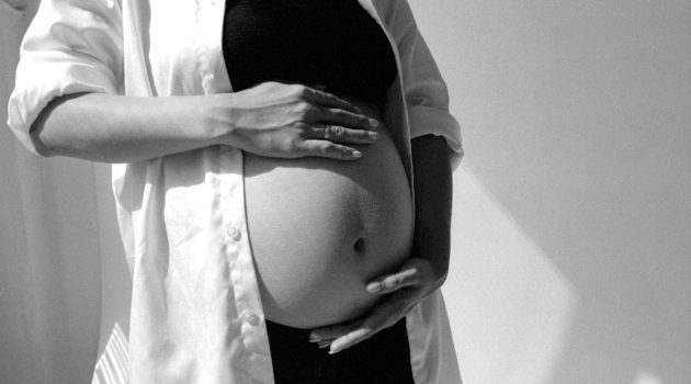 Ημερίδα για την παρένθετη μητρότητα: Νομικές και (βιο)ηθικές διαστάσεις στην Ελλάδα και τον κόσμο