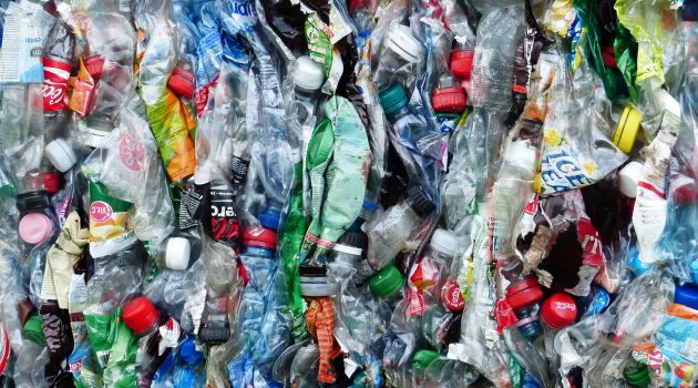 Οι εταιρίες πλαστικών εξαπάτησαν το κοινό σχετικά με την ανακύκλωση, αποκαλύπτει έκθεση