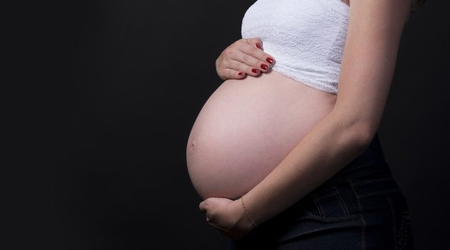 Κορονοϊός: Μία στις δέκα έγκυες που νόσησαν μπορεί να αναπτύξει μακρά Covid