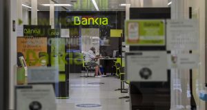 Ισπανία: Διακρίσεις από τραπεζικά ιδρύματα σε βάρος νόμιμων μεταναστών δημιουργούν…