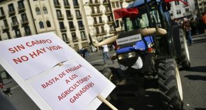 Ισπανία: Οι αγρότες ενάντιοι στις αποφάσεις των Βρυξελλών απαιτούν αλλαγές…
