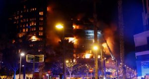 Βαλένθια: Δέκα νεκροί από την πυρκαγιά σε 14ωροφο συγκρότημα διαμερισμάτων…
