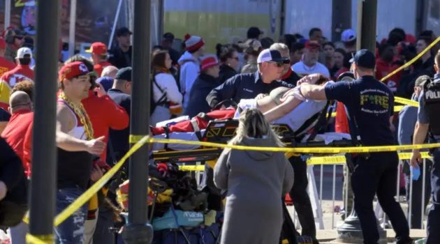 Κάνσας: Μητέρα η νεκρή από τους πυροβολισμούς στην παρέλαση για το Super Bowl – 11 παιδιά στους τραυματίες