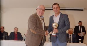 Γιάννης Διαμαντάκος: Βραβεύτηκε ο πρώην Προπονητής του Α.Ο. Αγρινίου για…