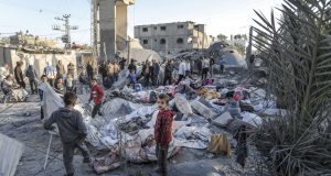 Γάζα: Ρίψεις ανθρωπιστικής βοήθειας – Αντιδράσεις για το μακελειό στη…