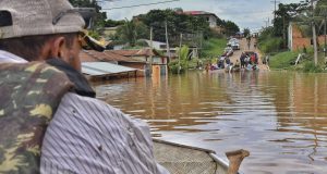 Φονικές πλημμύρες στη Βολιβία – 40 νεκροί και 30.000 οικογένειες…