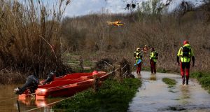 Γαλλία: Επτά αγνοούμενοι, μεταξύ αυτών δύο παιδιά, μετά από σφοδρές…