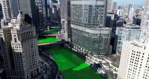 Βίντεο: Στα πράσινα ο ποταμός του Σικάγο για την ημέρα…