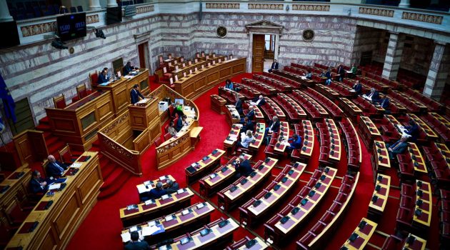 Οξεία αντιπαράθεση στη Βουλή για την υπόθεση του Κολωνού – Διαξιφισμοί μεταξύ Φλωρίδη και Τζανακόπουλου, πυρά από την αντιπολίτευση