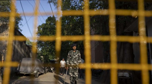 Ινδία: Η αστυνομία συνέλαβε τρεις άνδρες που κατηγορούνται ότι βίασαν τουρίστρια