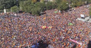 Χιλιάδες άνθρωποι διαδήλωσαν στη Μαδρίτη για να διαμαρτυρηθούν κατά του…