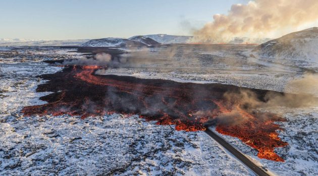 Ισλανδία: Νέα έκρηξη του ηφαιστείου της χερσονήσου Ρέικιανες