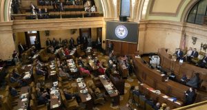 ΗΠΑ: Η Βουλή των Αντιπροσώπων υπερψήφισε νομοσχέδιο για να αποφευχθεί…