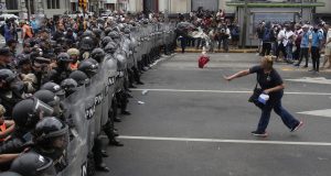 Αργεντινή: Διαδηλώσεις κι επεισόδια παραμονή των 100 ημερών της προεδρίας…