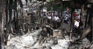 Ινδία: Πέντε νεκροί από φωτιά σε λεωφορείο