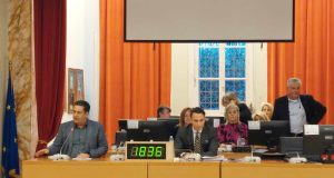Αγρίνιο – Δημοτικό Συμβούλιο: Ενός λεπτού σιγή για τον θάνατο…