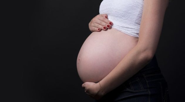 Eπίδομα μητρότητας: Αμεσα η ενεργοποίηση της πλατφόρμας σε μη μισθωτές εργαζόμενες