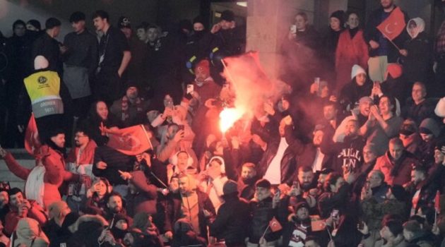 Τουρκία: Απίστευτες σκηνές βίας οπαδών με παίκτες της «Φενέρ» και της Τραμπζονσπόρ (Videos)