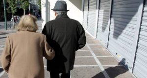 Eurostat: Οι γυναίκες στην ζουν πεντέμισι χρόνια περισσότερο από τους…
