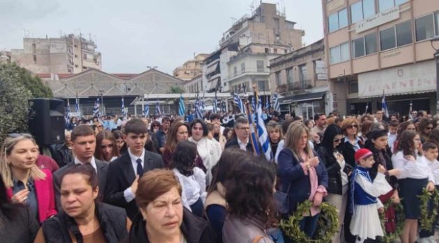 Αγρίνιο – 25η Μαρτίου: Επιμνημόσυνη δέηση και κατάθεση στεφάνων στην Πλατεία Δημάδη (Photos)