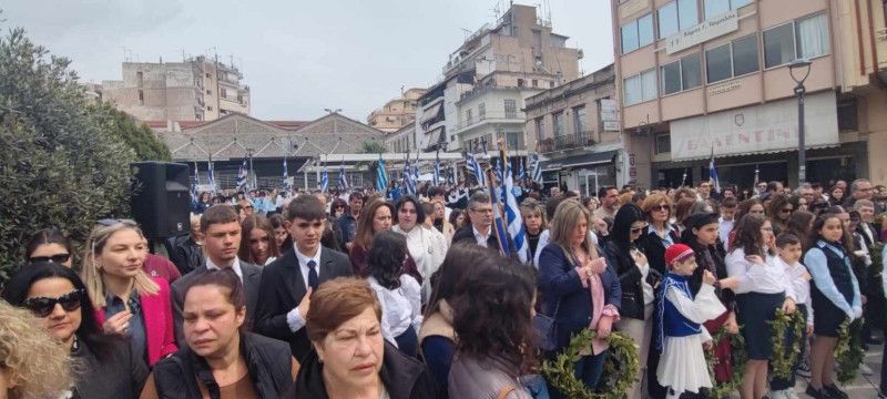 agrinio-25i-martiou-epimnimosyni-deisi-kai-katathesi-stefanon-stin-plateia-dimadi-photos