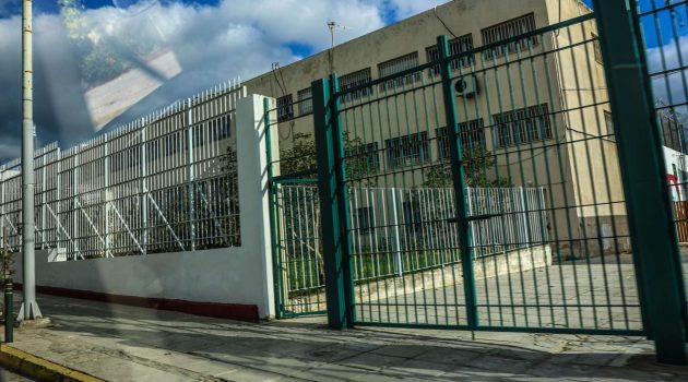 Απετράπη η εισαγωγή κάνναβης και κινητών τηλεφώνων στις φυλακές Κορυδαλλού – Συνελήφθη σωφρονιστικός υπάλληλος