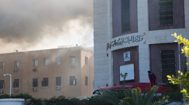 Λιβύη: Μεγάλη πυρκαγιά σε αποθήκες νότια της πρωτεύουσας