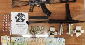 Αιτωλοακαρνανία: Συνελήφθη 49χρονος για βαρύ οπλισμό και κοκαΐνη στο σπίτι…