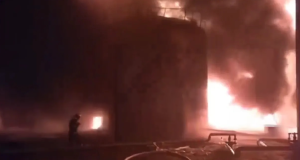 Ρωσία: Διυλιστήριο στις φλόγες μετά από επίθεση της Ουκρανίας με…