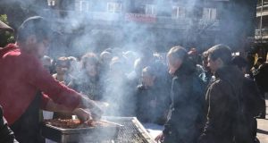 tsiknopebti-sto-agrinio-meiomenes-oi-kratiseis-stin-estiasi