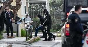 «Σύμπραξη Εκδίκησης»: Στον Ανακριτή οι έξι συλληφθέντες για τρομοκρατική οργάνωση…