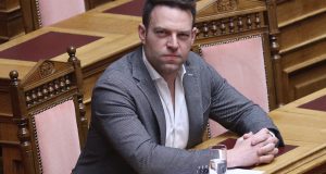 «Είσοδος Κασσελάκη στη Βουλή»: Σενάρια παραιτήσεων, ώστε να καταλήξει ο…