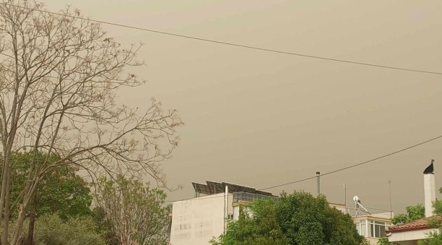 Αγρίνιο: Κιτρίνισε η ατμόσφαιρα από την αφρικανική σκόνη (Photos)