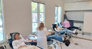 agrinio-se-exelixi-i-paschalini-aimodosia-sto-papastrateio-megaro-photos