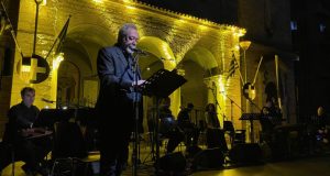 mesolongi-sygkinise-kai-kathilose-o-grigoris-valtinos-sto-alonaki-tis-lefterias-photos