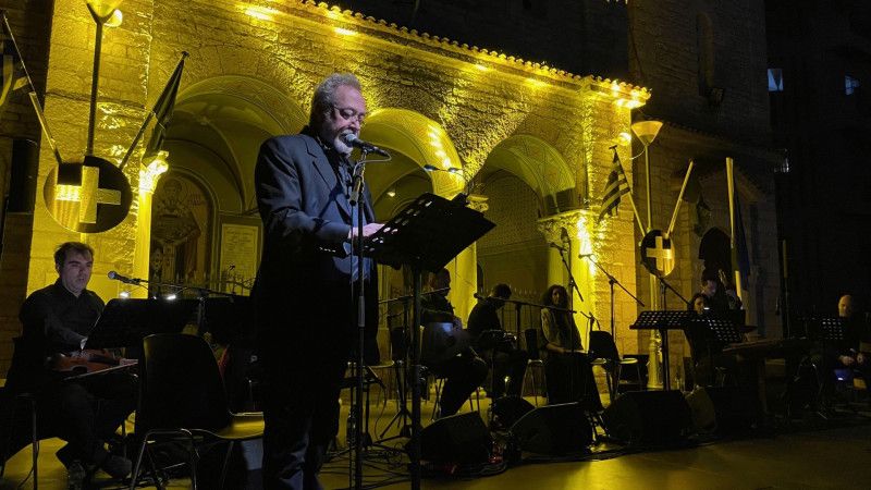 mesolongi-sygkinise-kai-kathilose-o-grigoris-valtinos-sto-alonaki-tis-lefterias-photos
