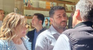 Ο Νίκος Ανδρουλάκης στην αγορά του Αγρινίου (Video-Photos)