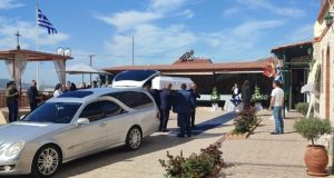 ntymeni-nyfi-stin-teleftaia-tis-katoikia-i-28chroni-kyriaki-apo-to-agrinio-video