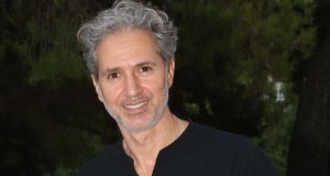 oi-giatroi-tha-prospathisoun-na-xypnisoun-ton-dimitri-kokota